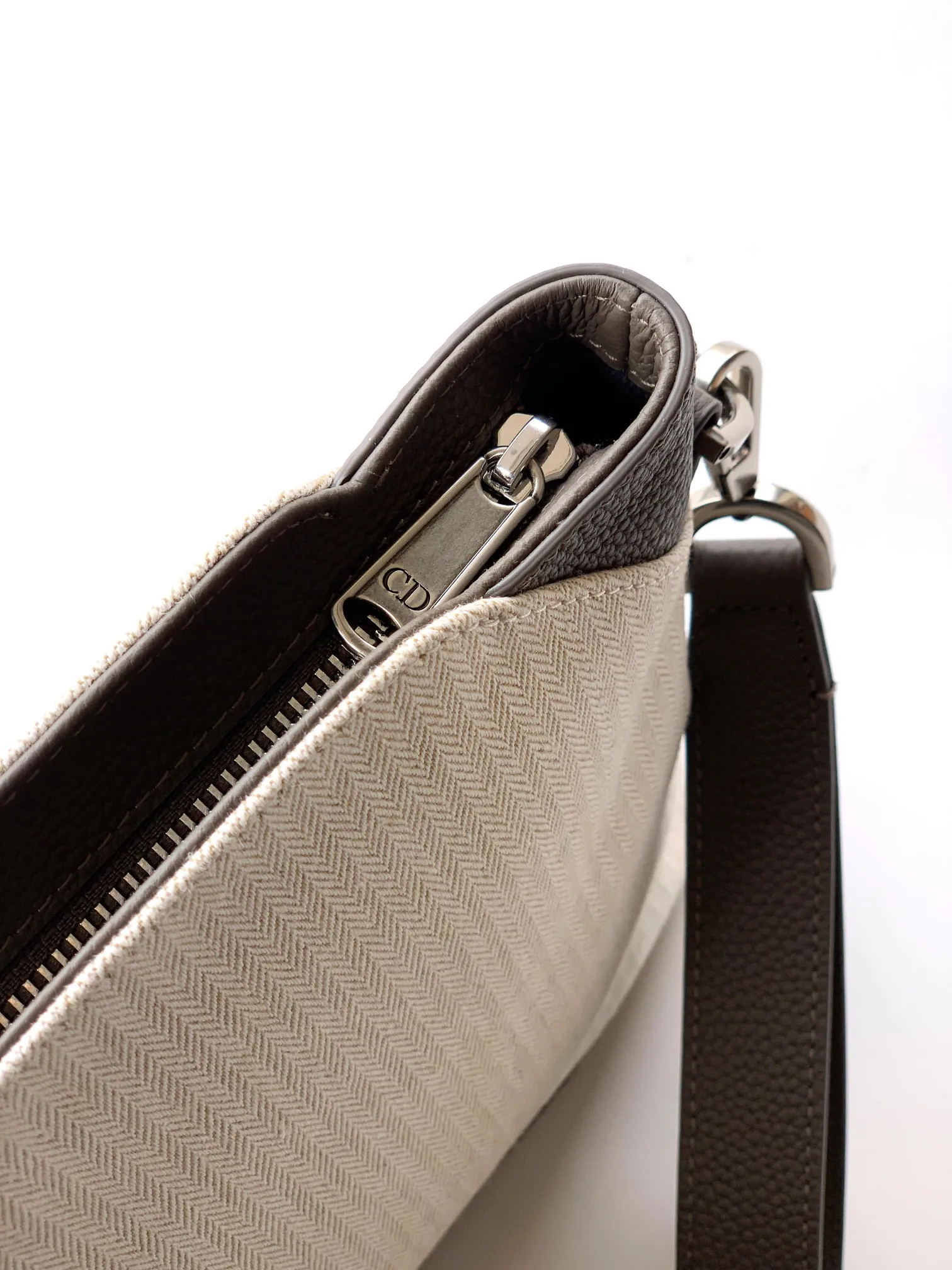迪奥Dior Normandie A5 三角形手拿包 二零二五冬季男装系列新品 - 细节图 7