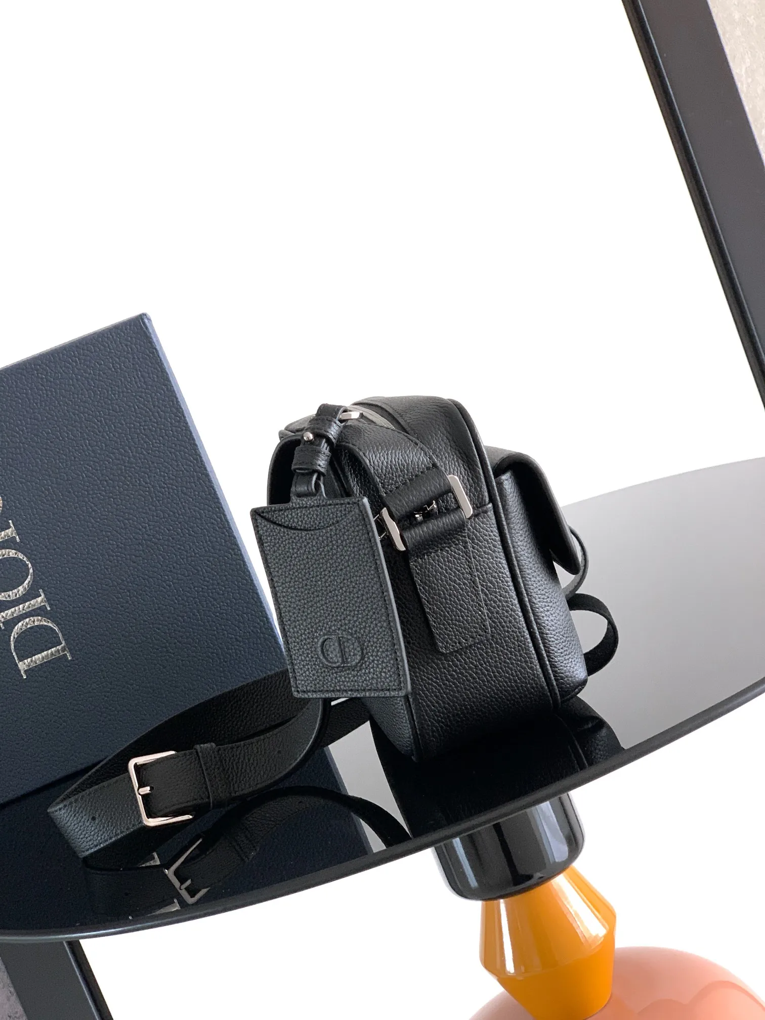 Dior CD Icon Zipped Messenger Bag, New from the Winter 2025 Men s Collection - Detail view 2