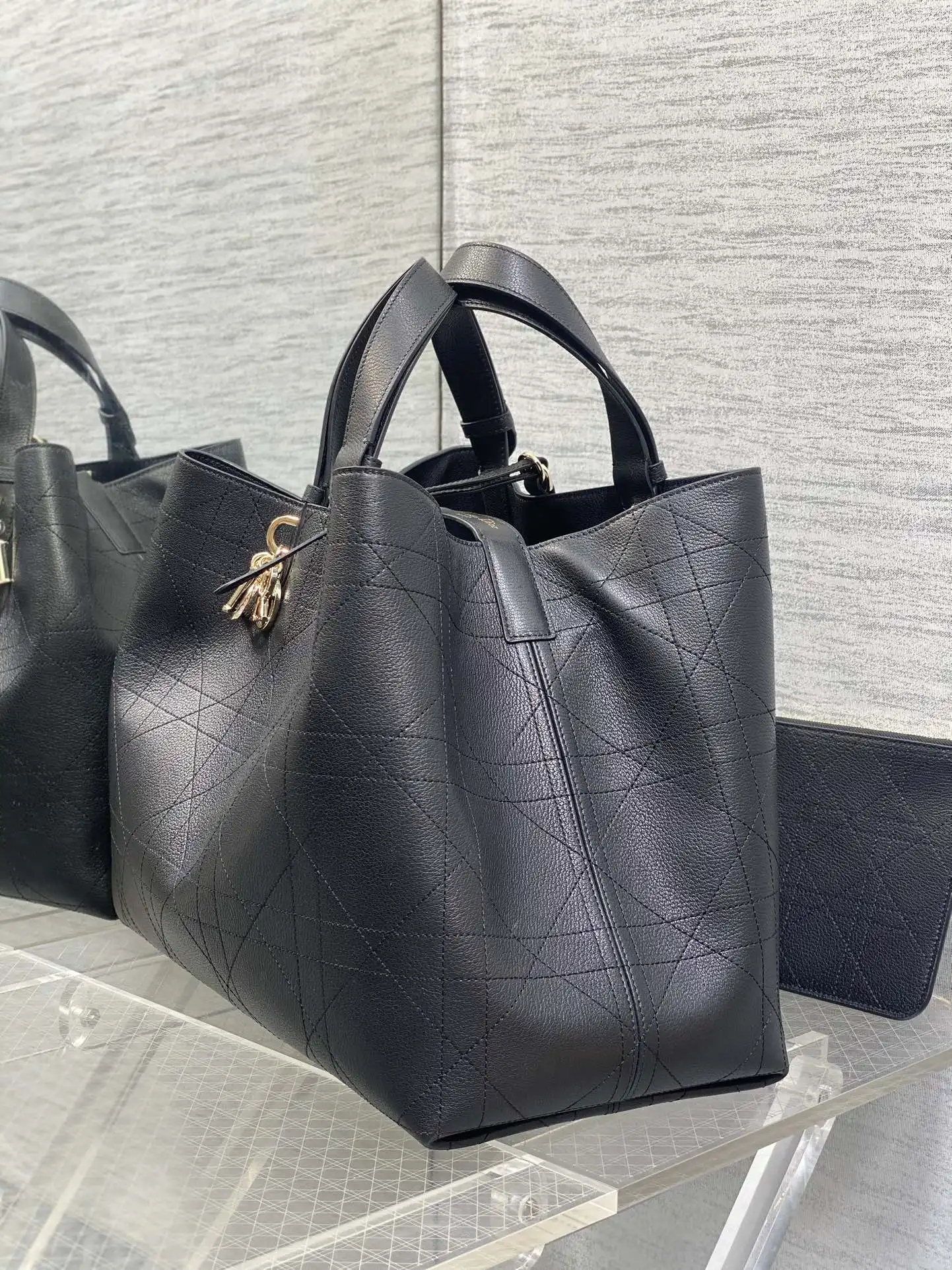 Dior Toujours Large Handbag - Detail view 6