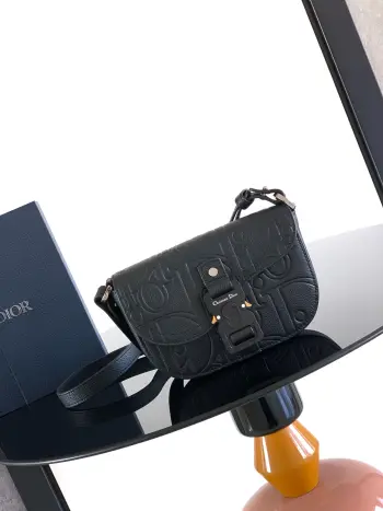 Saddle Flap Messenger Bag for Men