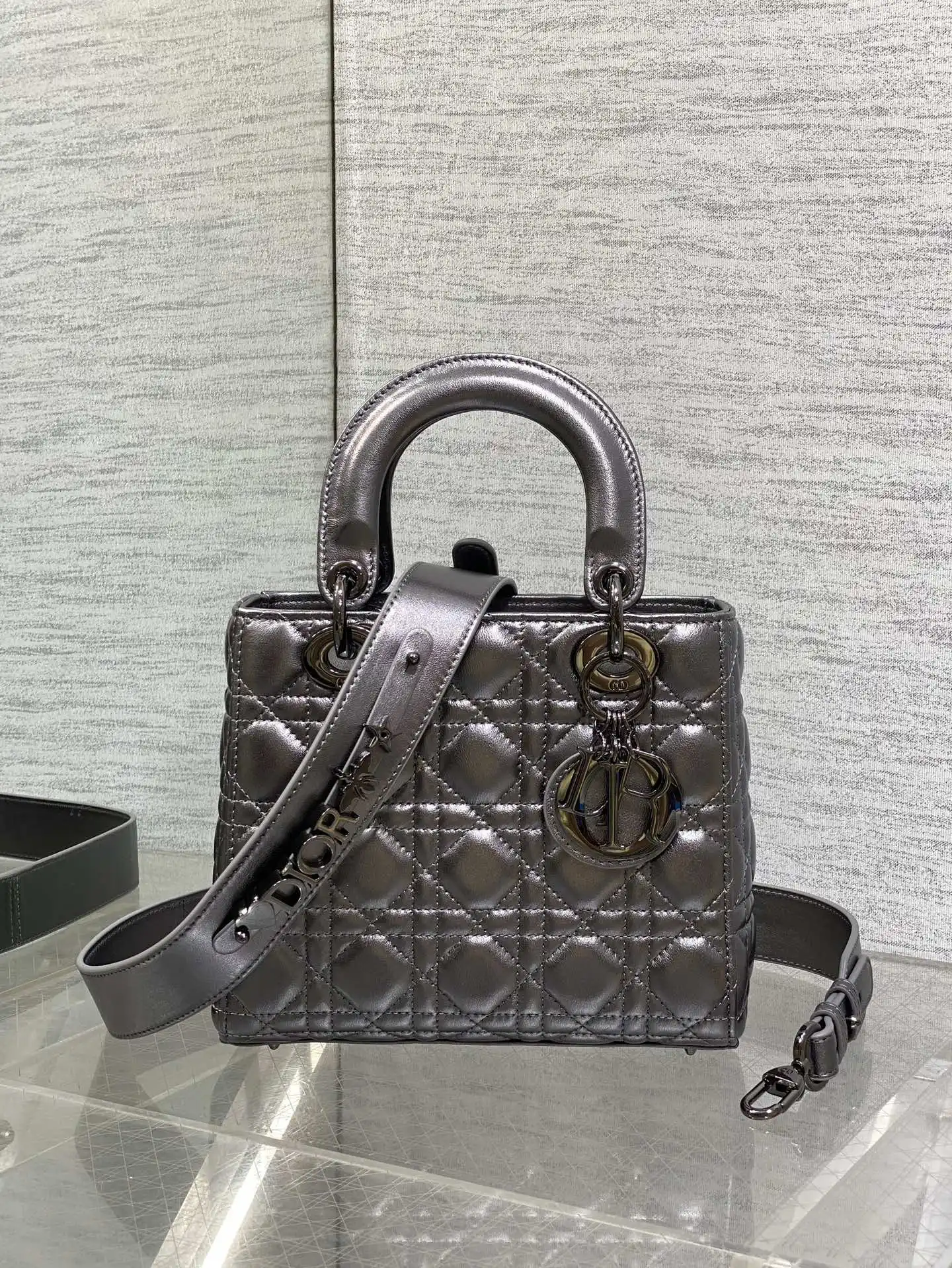 迪奥Lady戴妃四格系列