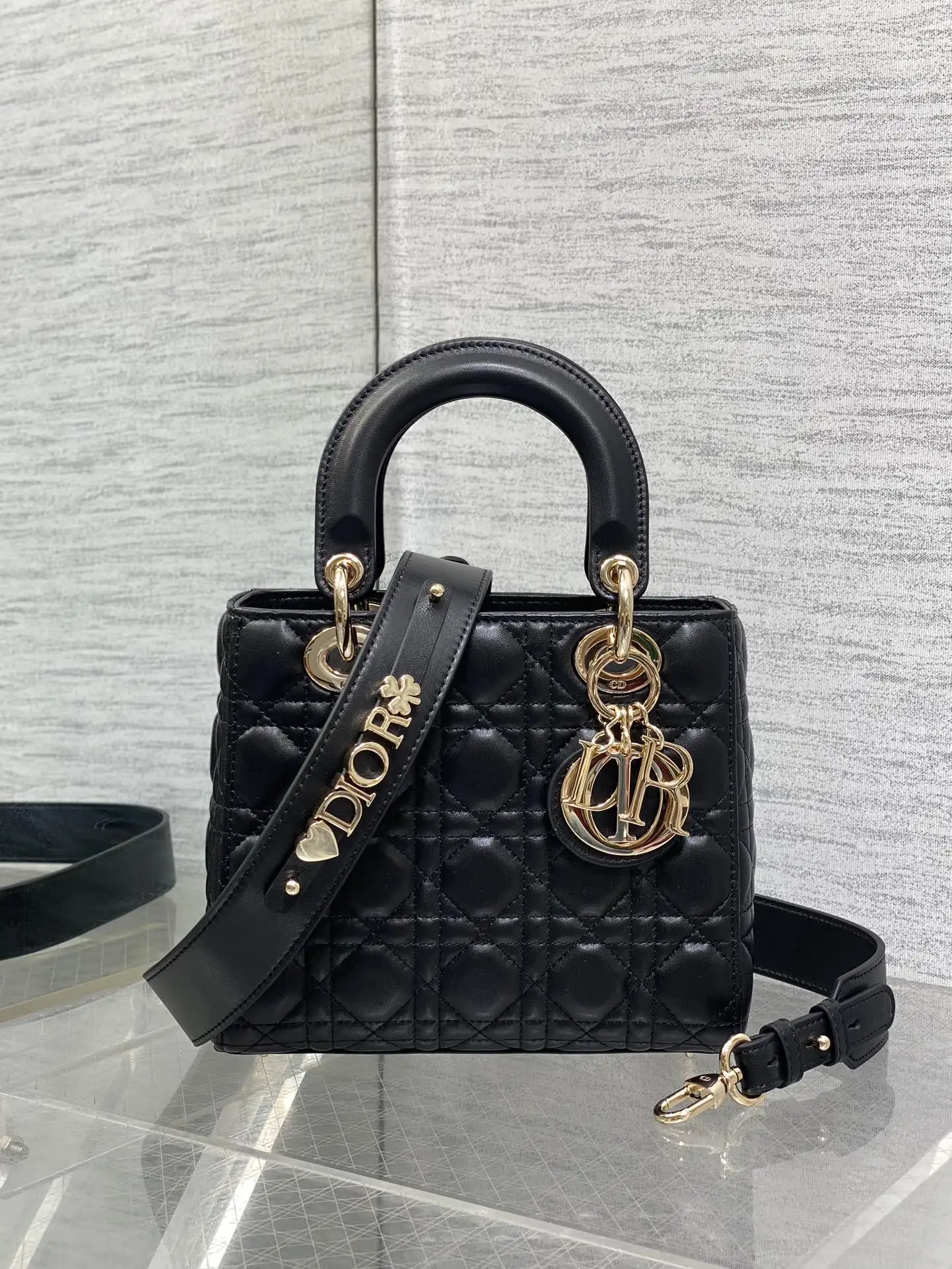 迪奥Lady戴妃四格系列