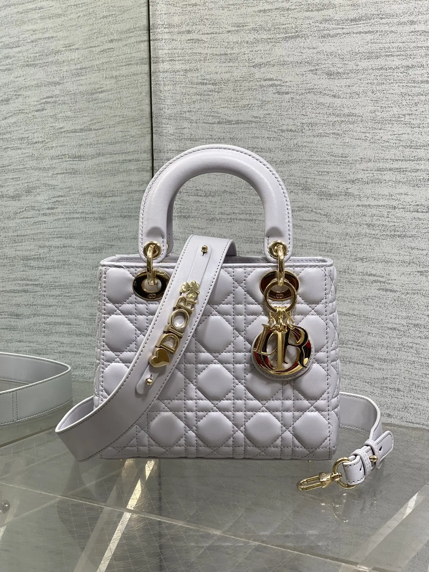 迪奥Lady戴妃四格系列