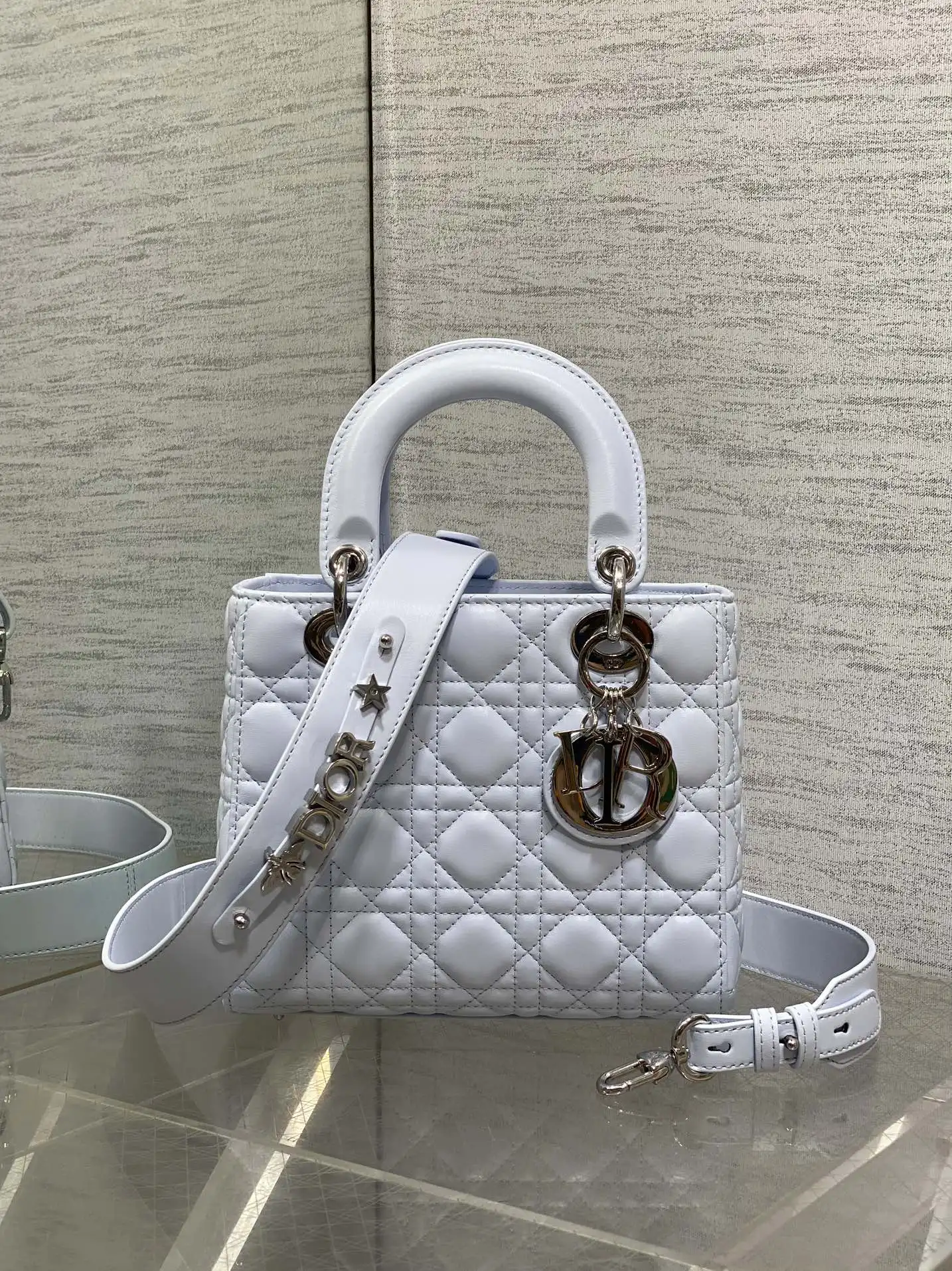 迪奥Lady戴妃四格系列