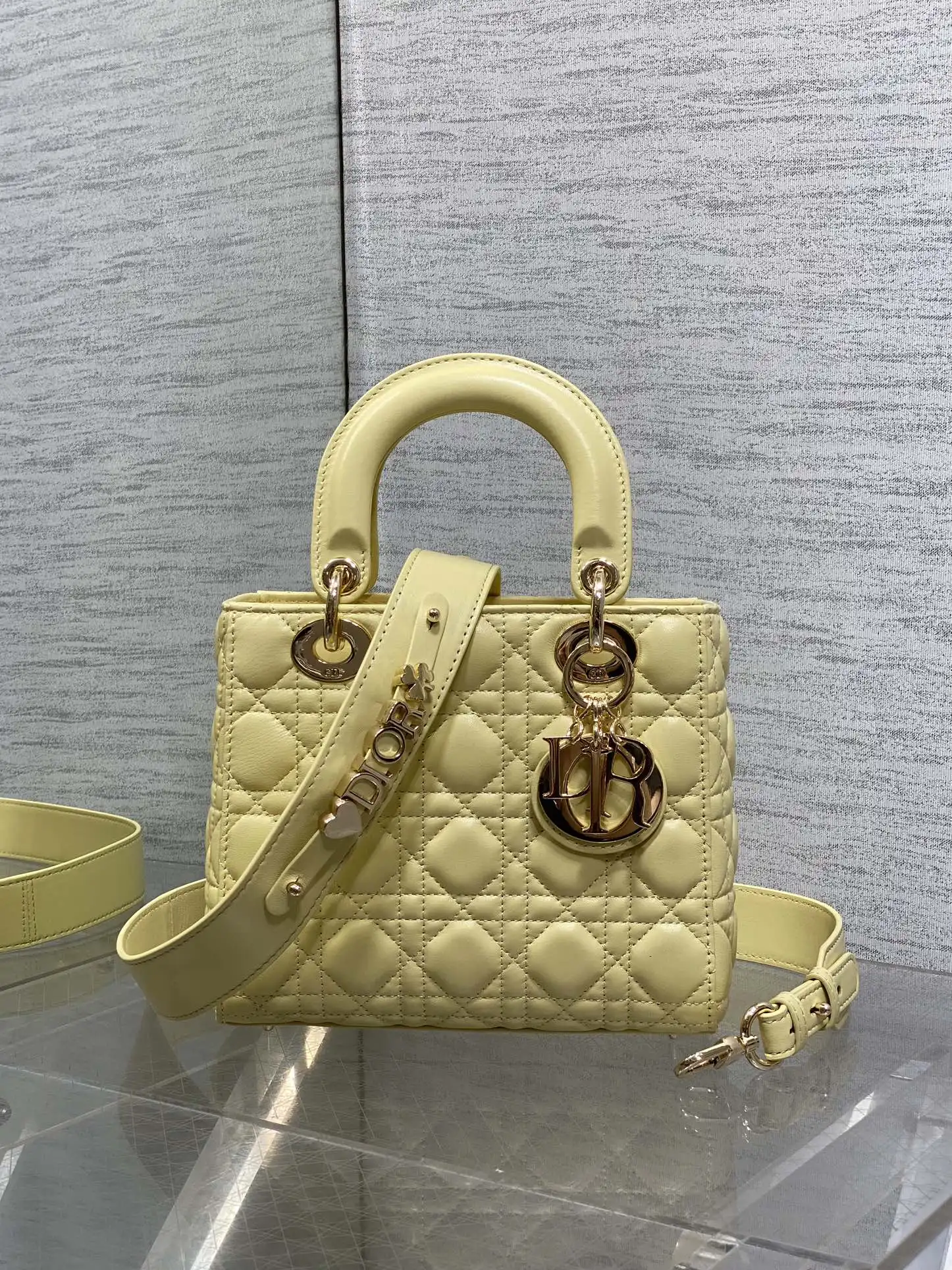迪奥Lady戴妃四格系列