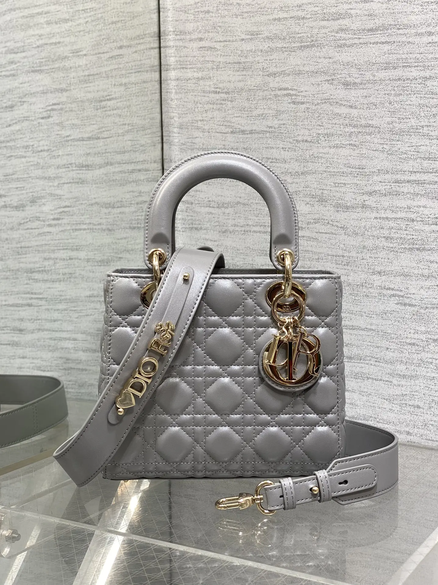 迪奥Lady戴妃四格系列