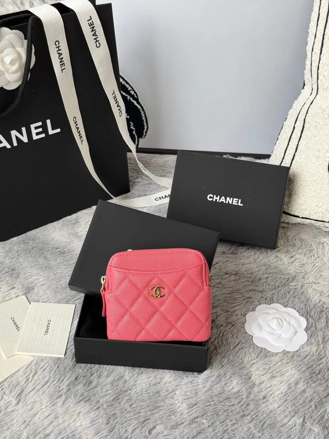 Chanel AP2061 Cowhide Fragrant Granny Wallet - Detail view 1