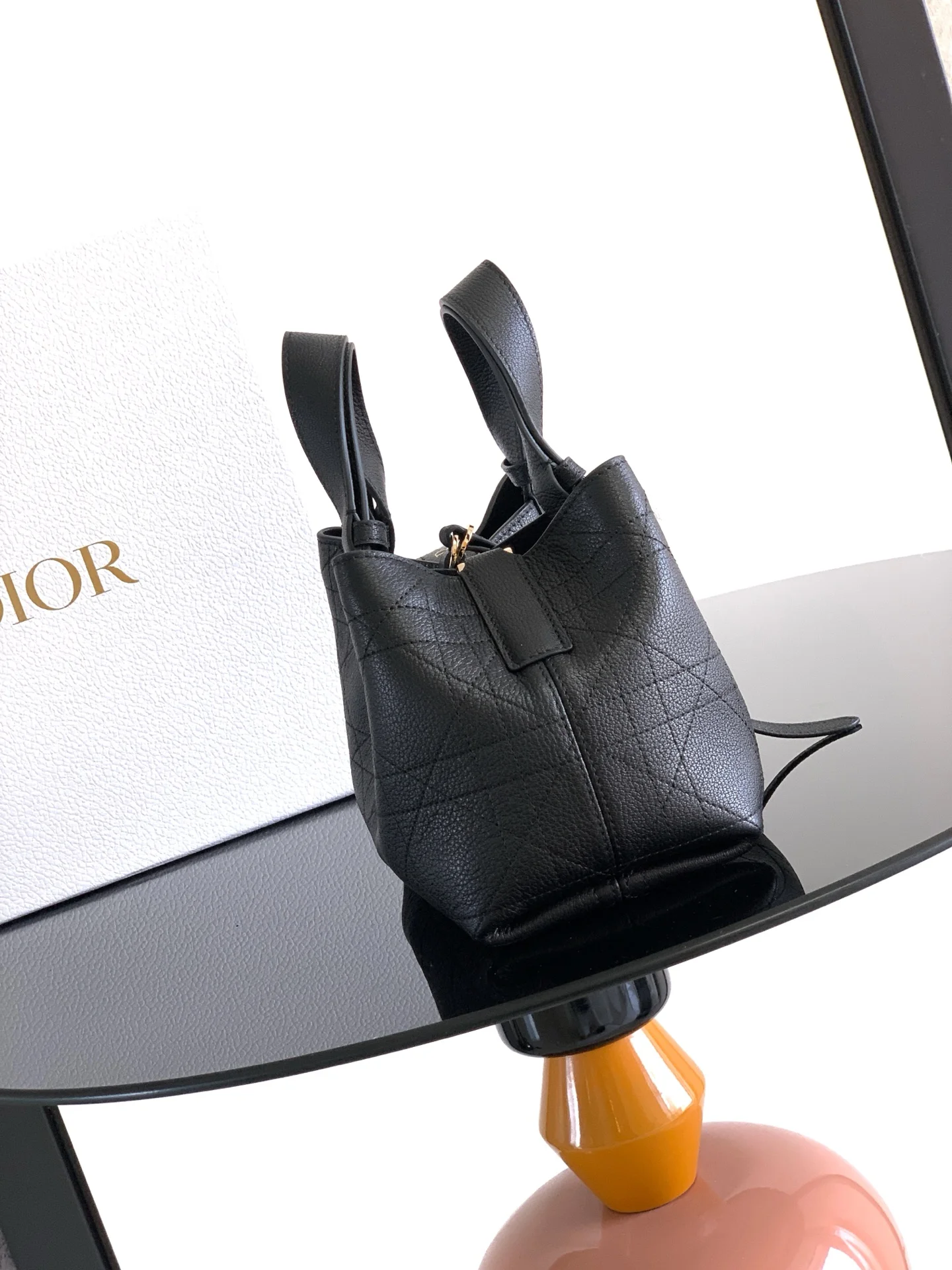 Dior Toujours handbag, Spring-Summer 2023 Ready-to-Wear collection - Detail view 2