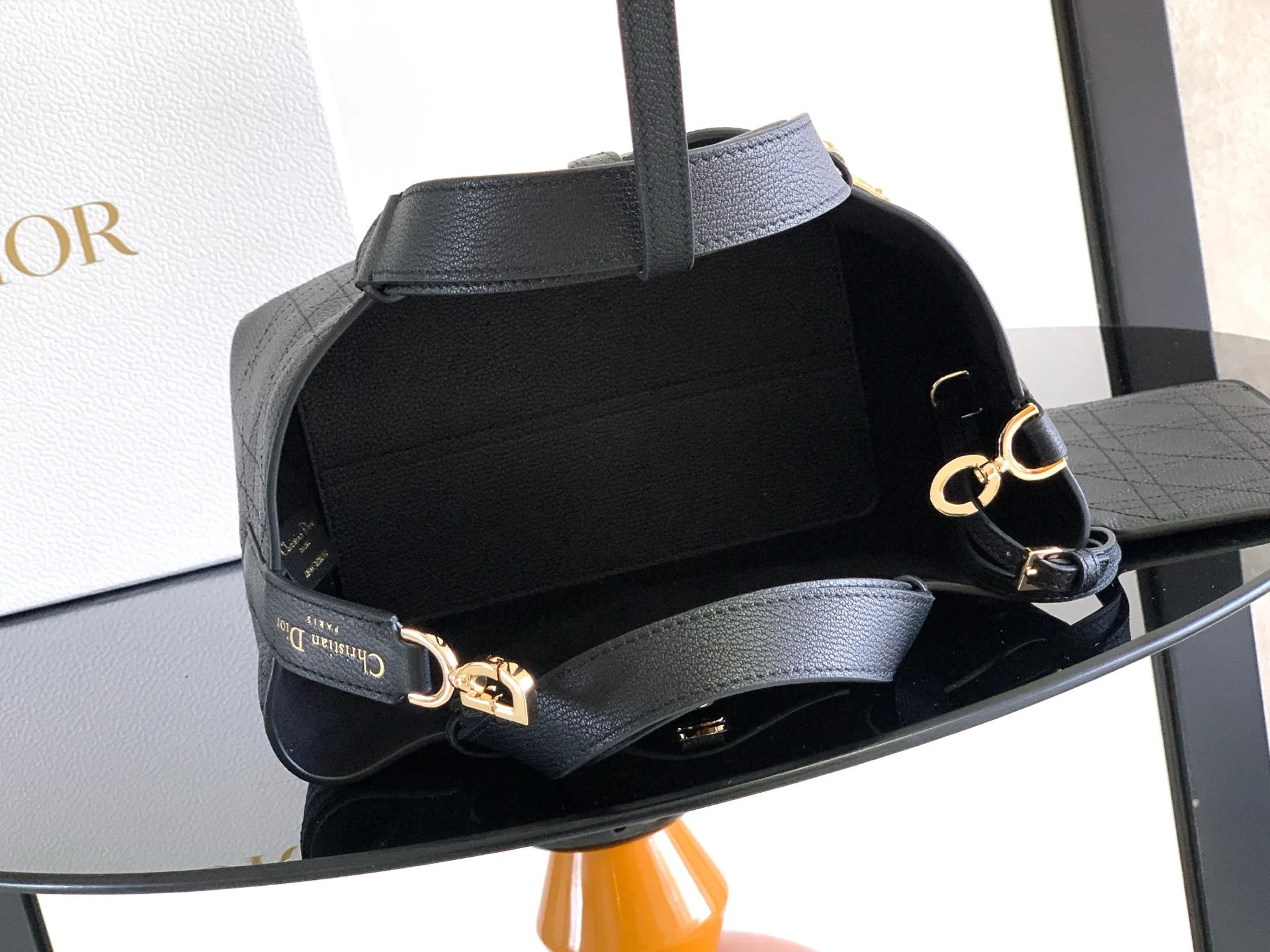 Dior Toujours handbag, Spring-Summer 2023 Ready-to-Wear collection - Detail view 9