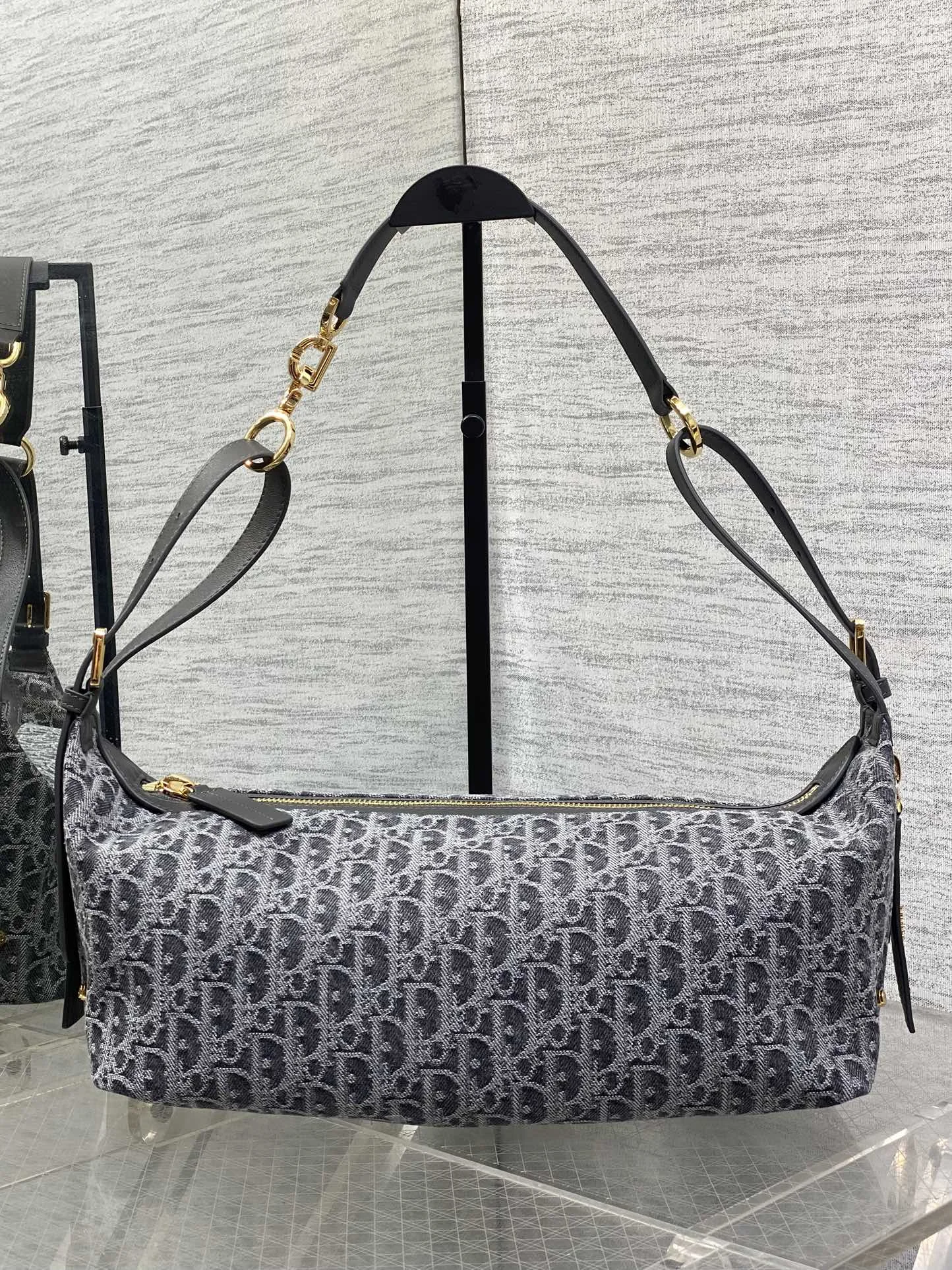 迪奥Journey系列中号深灰牛仔布 hobo包 - 细节图 1
