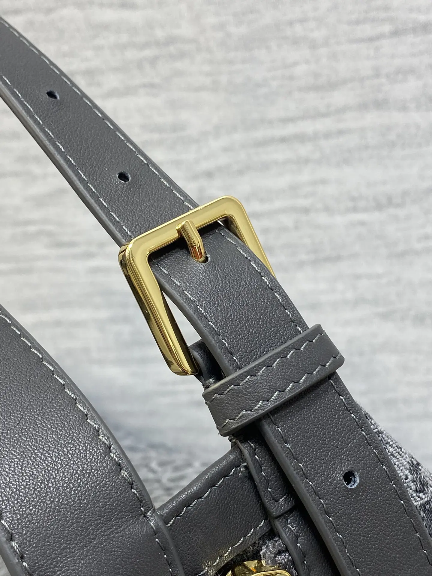 迪奥Journey系列中号深灰牛仔布 hobo包 - 细节图 3
