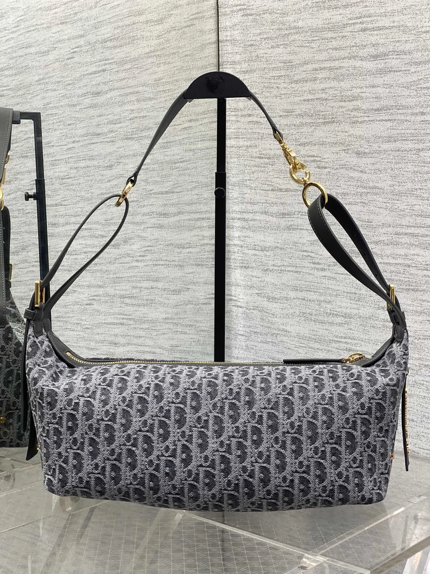 迪奥Journey系列中号深灰牛仔布 hobo包 - 细节图 4