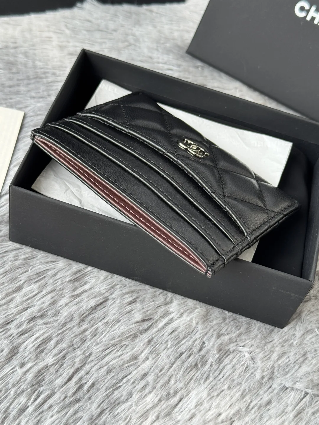 Chanel AP4472 2025 New Season Lambskin Cardholder - Detail view 4