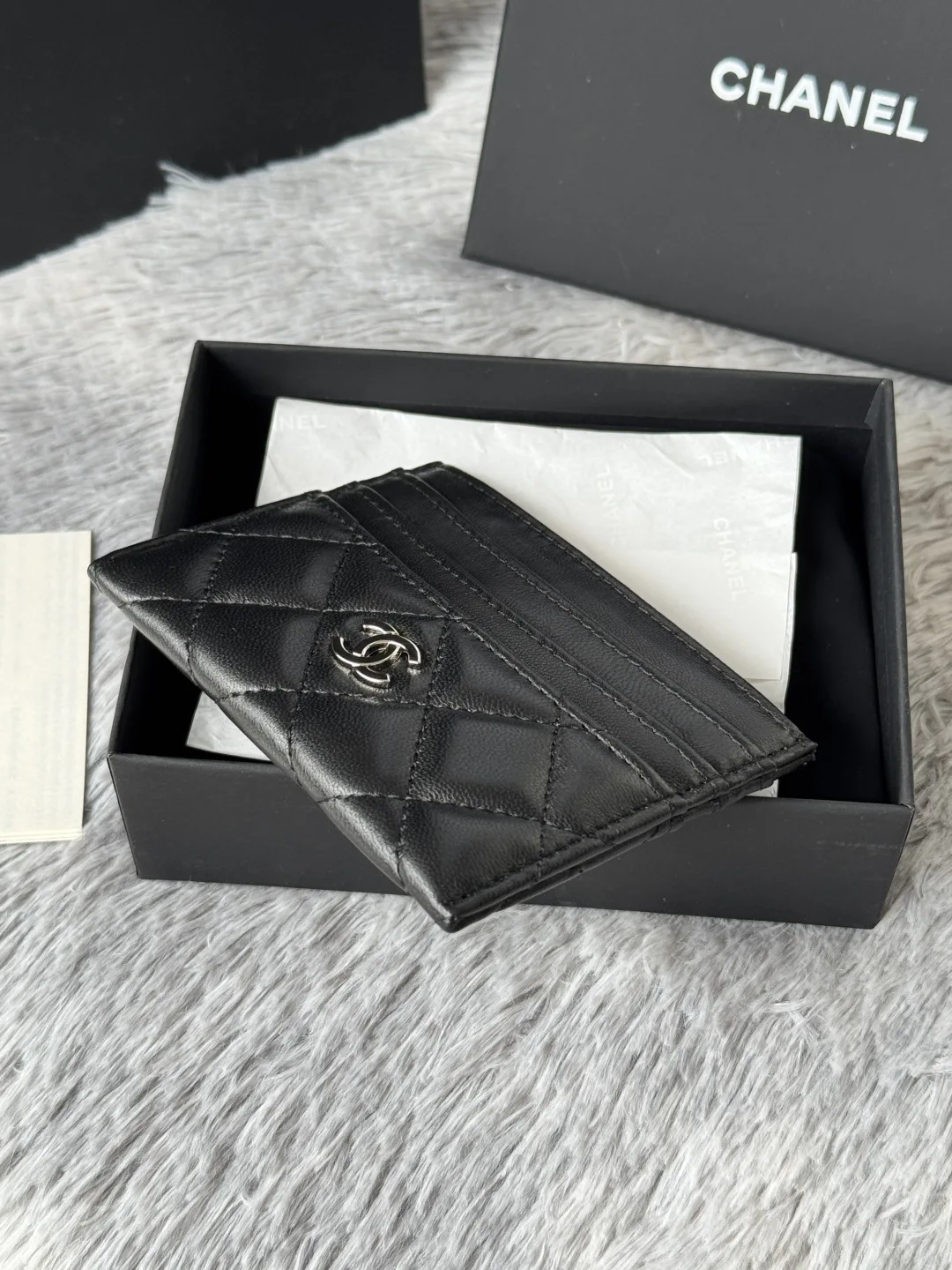 Chanel AP4472 2025 New Season Lambskin Cardholder - Detail view 5