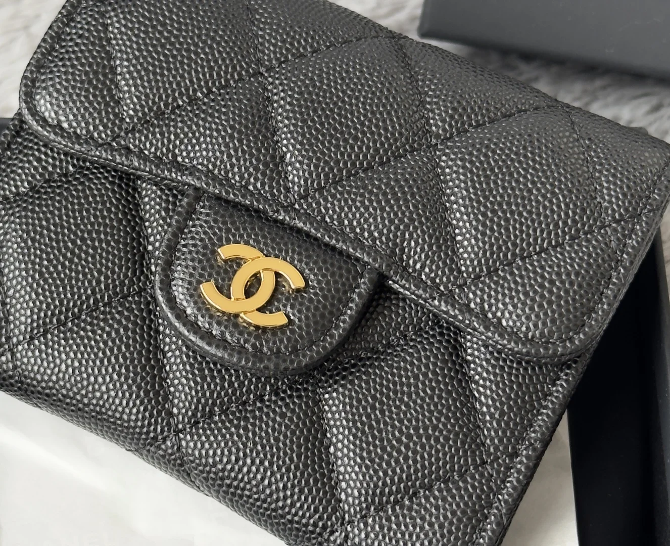 Chanel A31504 Classic CF Card Wallet - Detail view 6