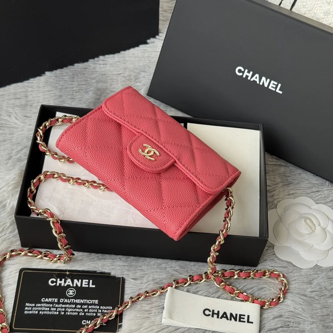Chanel 0238 SS19 Magnetic Snap Chain Bag Small Chanel Chain Bag - Detail view 4