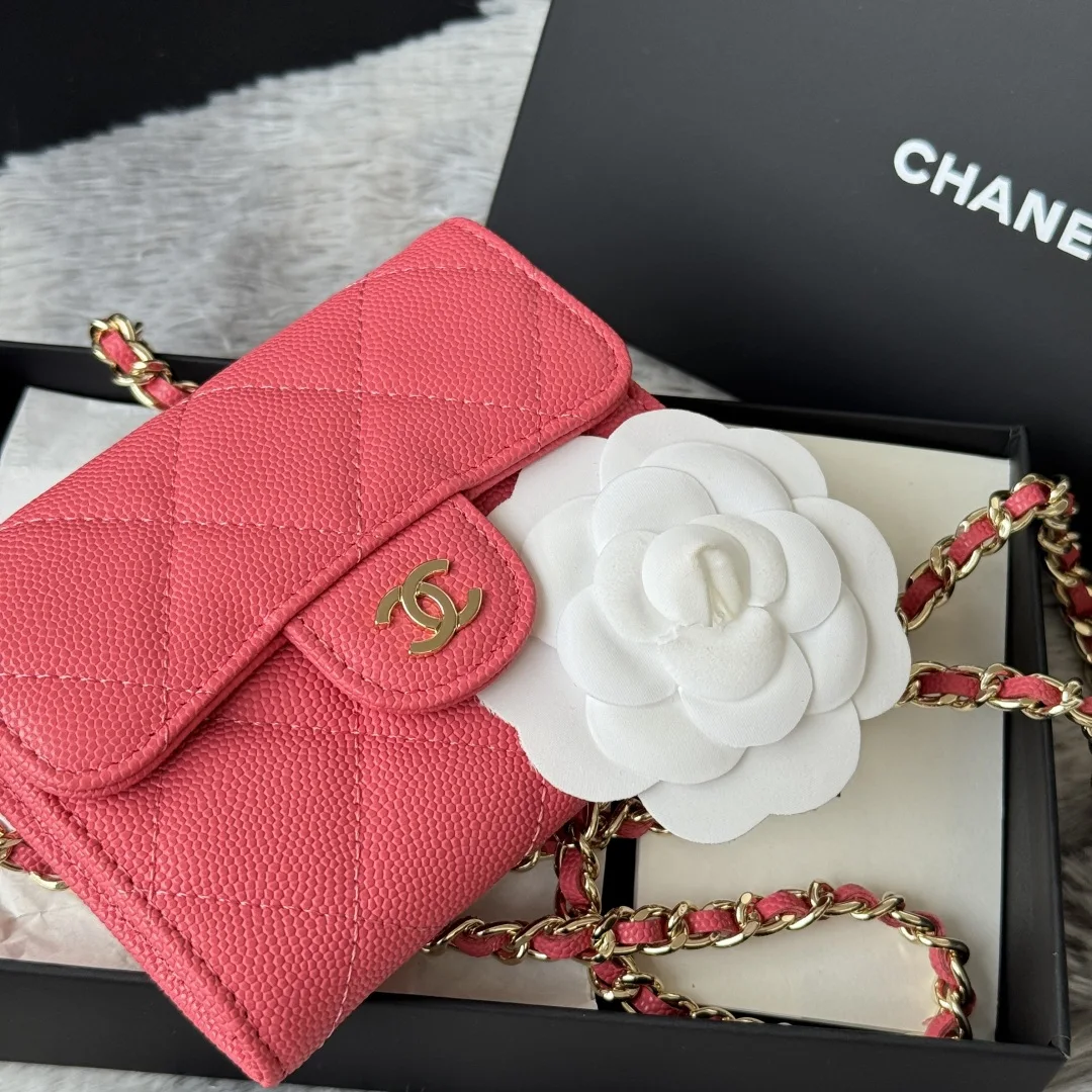 Chanel 0238 SS19 Magnetic Snap Chain Bag Small Chanel Chain Bag - Detail view 6