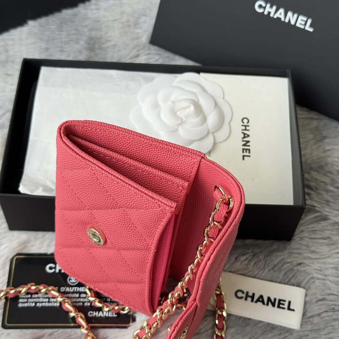 Chanel 0238 SS19 Magnetic Snap Chain Bag Small Chanel Chain Bag - Detail view 12