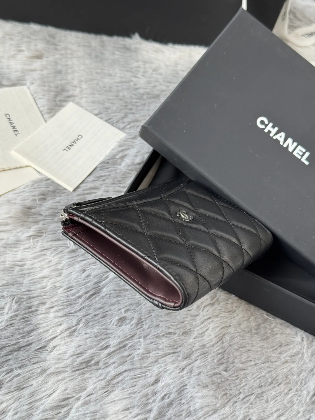 Chanel A3179 2024 7-shaped single pull card holder - Detail view 5