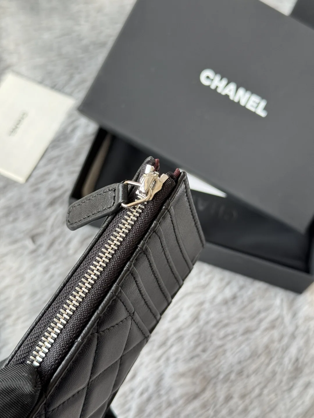 Chanel A3179 2024 7-shaped single pull card holder - Detail view 7