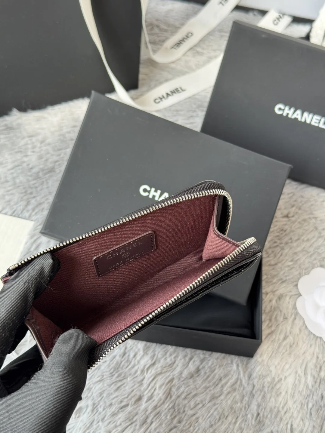 Chanel A3179 2024 7-shaped single pull card holder - Detail view 8