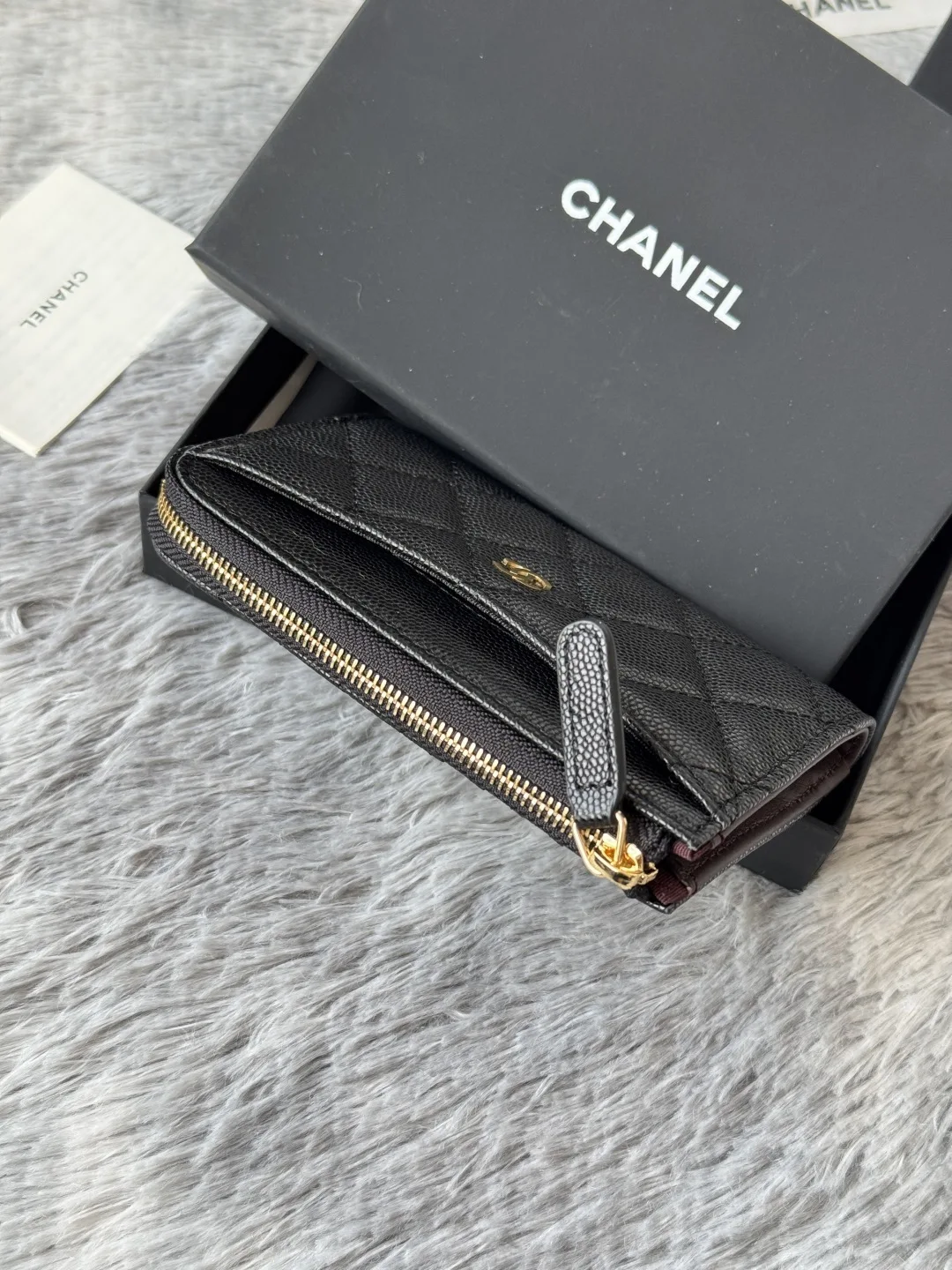 Chanel A3179 2024 7-shaped single pull card holder - Detail view 4