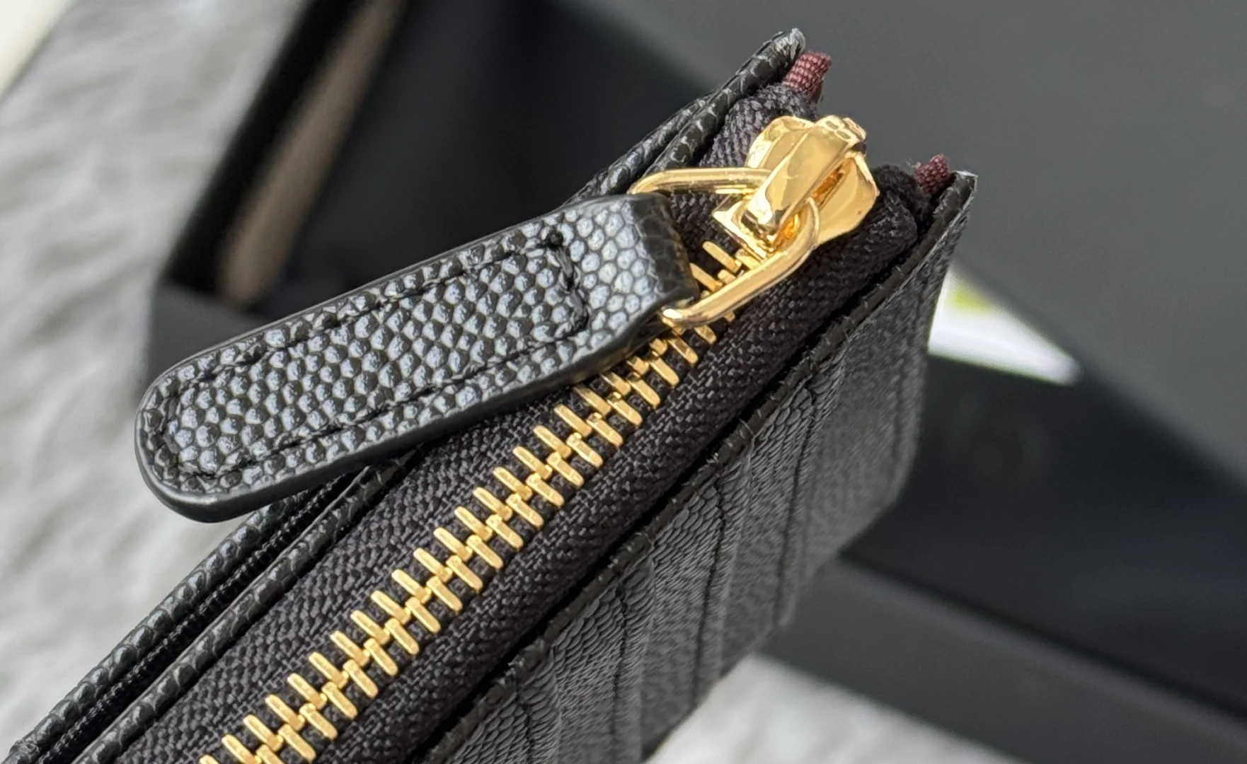 Chanel A3179 2024 7-shaped single pull card holder - Detail view 6