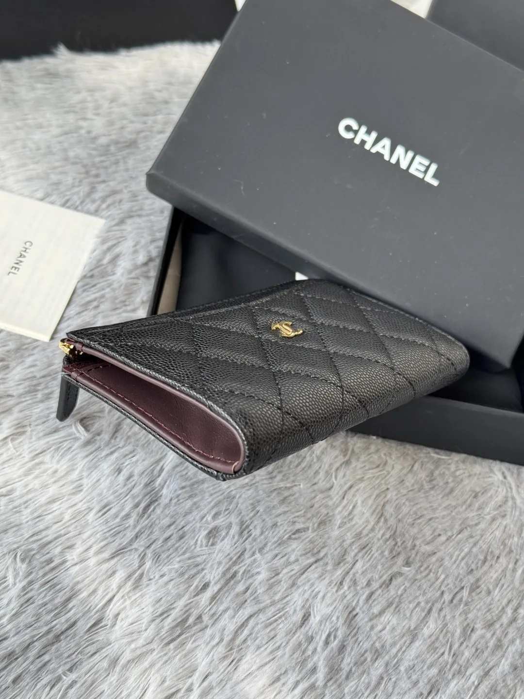 Chanel A3179 2024 7-shaped single pull card holder - Detail view 9