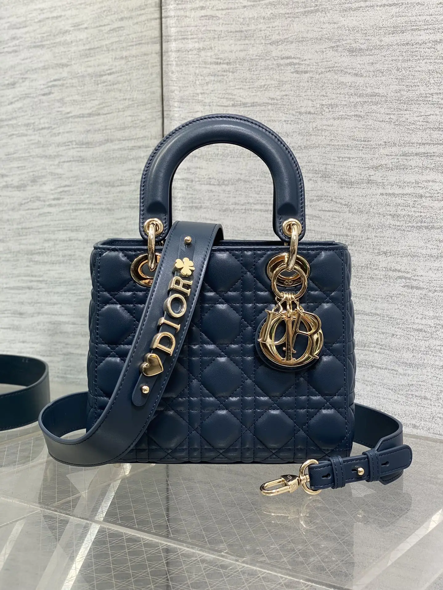 迪奥Lady戴妃四格系列