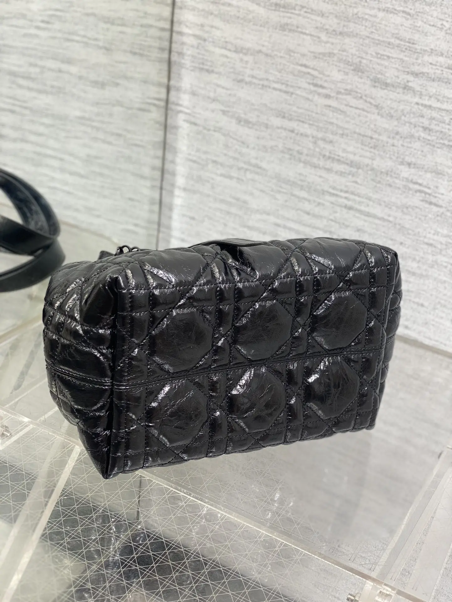Dior Toujours Small Handbag in Black Oil Waxed Leather - Detail view 7