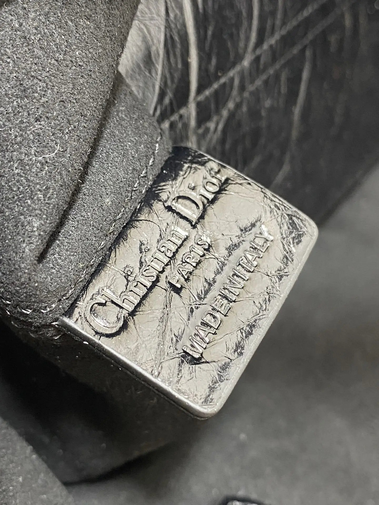 Dior Toujours Small Handbag in Black Oil Waxed Leather - Detail view 9