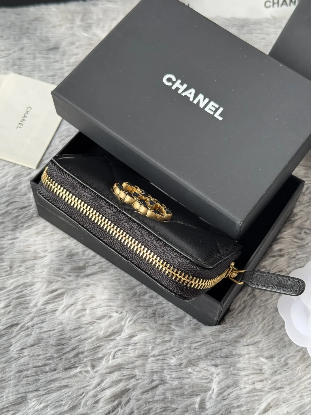 Chanel AP0949 Diamond Quilted Small Zip Coin Purse - Detail view 4