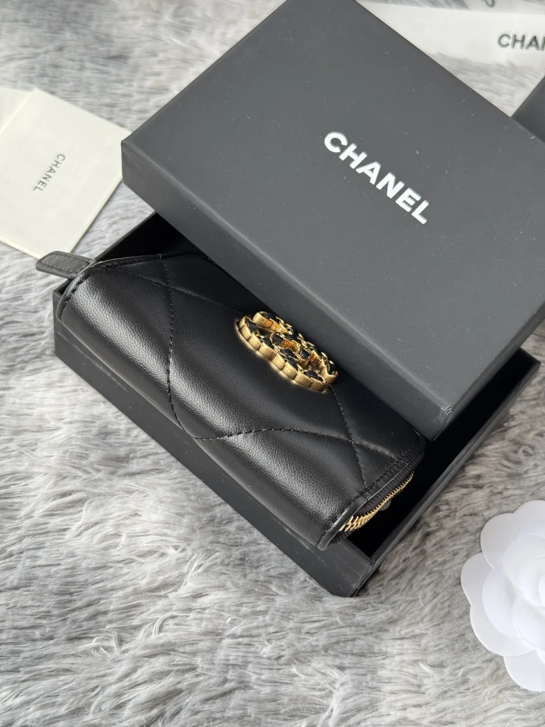 Chanel AP0949 Diamond Quilted Small Zip Coin Purse - Detail view 6