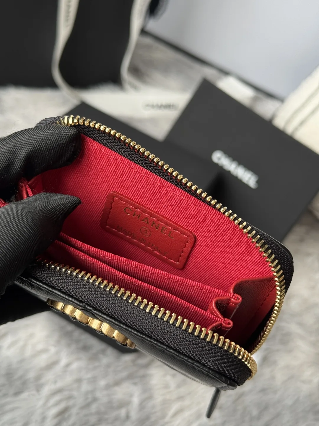 Chanel AP0949 Diamond Quilted Small Zip Coin Purse - Detail view 9