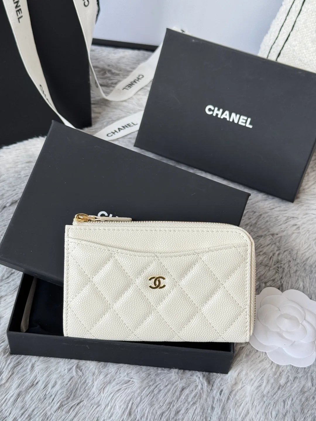Chanel A3179 2024 7-shaped single pull card holder - Detail view 2