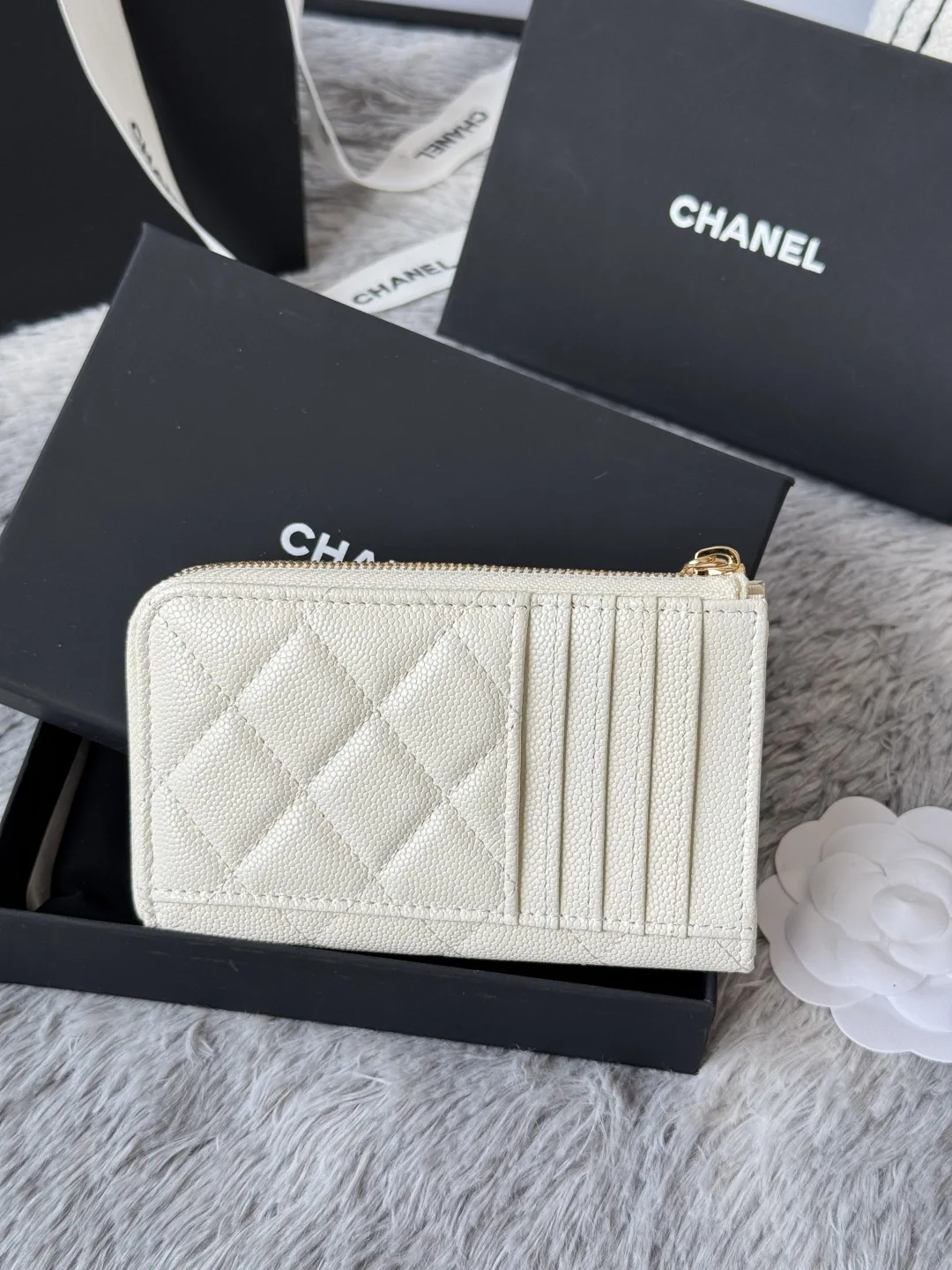 Chanel A3179 2024 7-shaped single pull card holder - Detail view 3