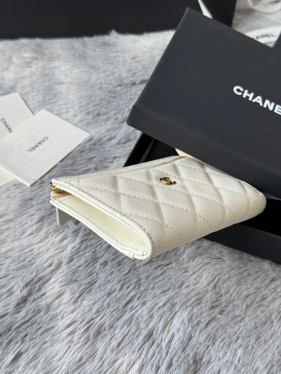 Chanel A3179 2024 7-shaped single pull card holder - Detail view 5