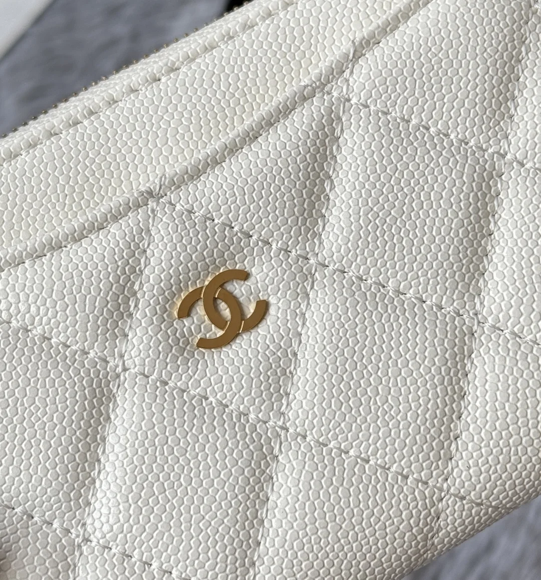 Chanel A3179 2024 7-shaped single pull card holder - Detail view 6