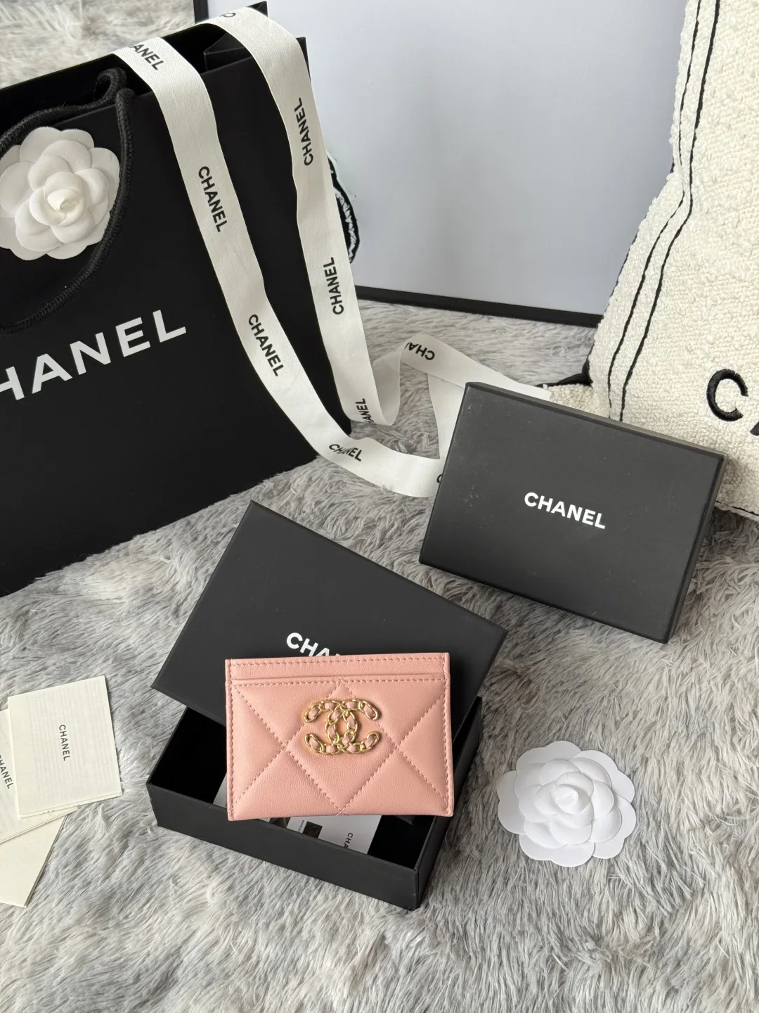 Chanel AP1167 Embroidered Argyle Cardholder - Detail view 1