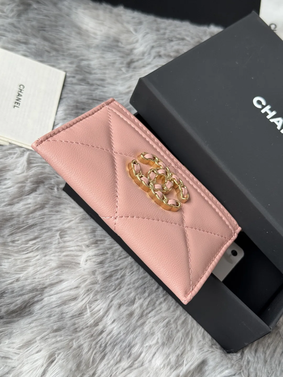 Chanel AP1167 Embroidered Argyle Cardholder - Detail view 6