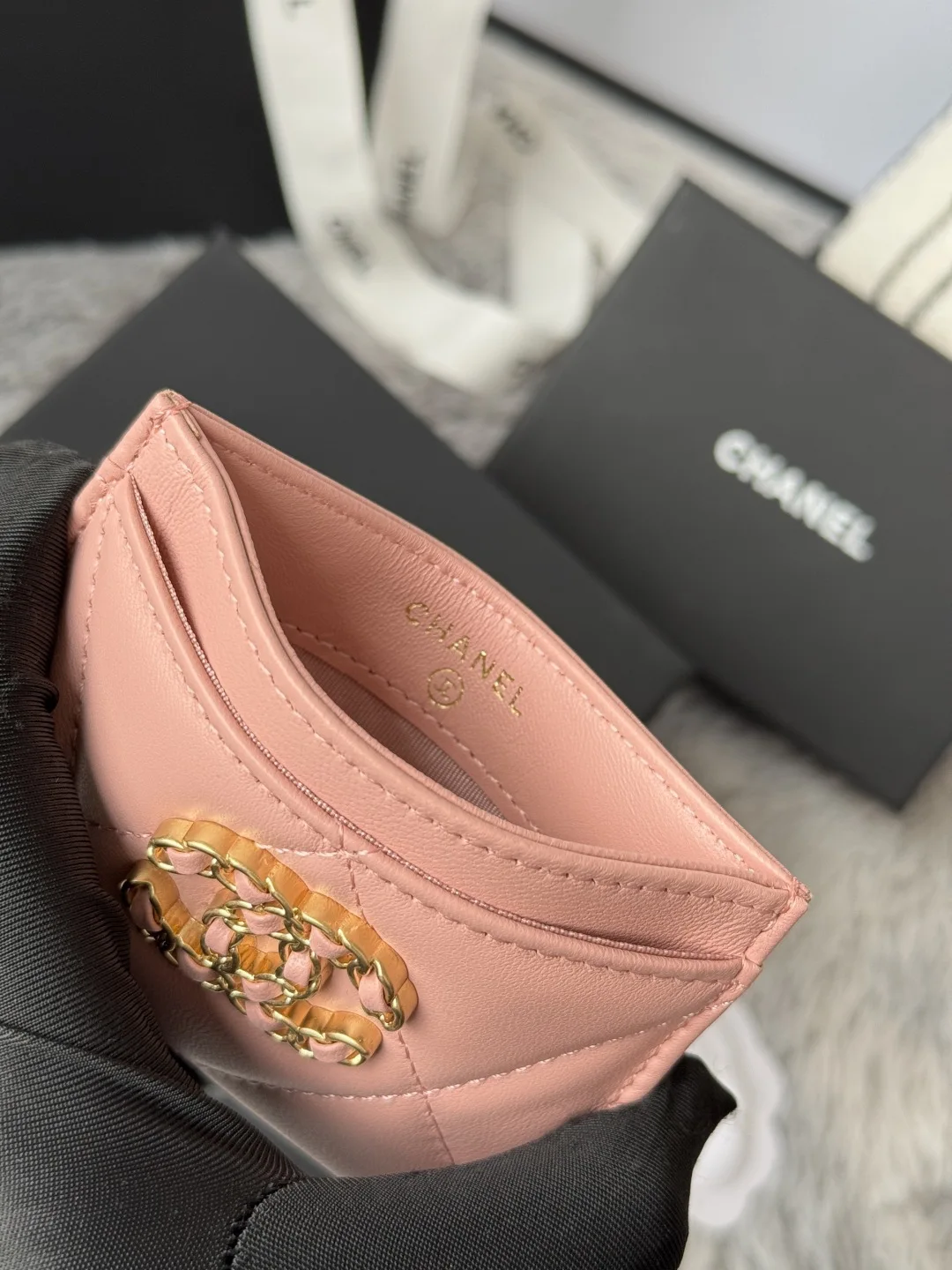 Chanel AP1167 Embroidered Argyle Cardholder - Detail view 8