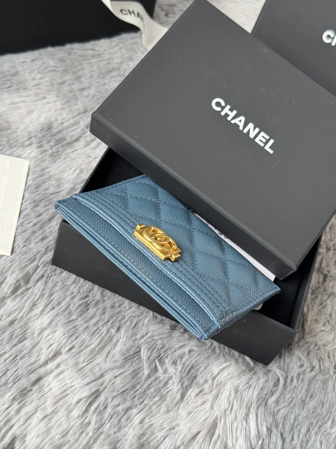 Chanel 84431 New Le Boy Cardholder - Detail view 4