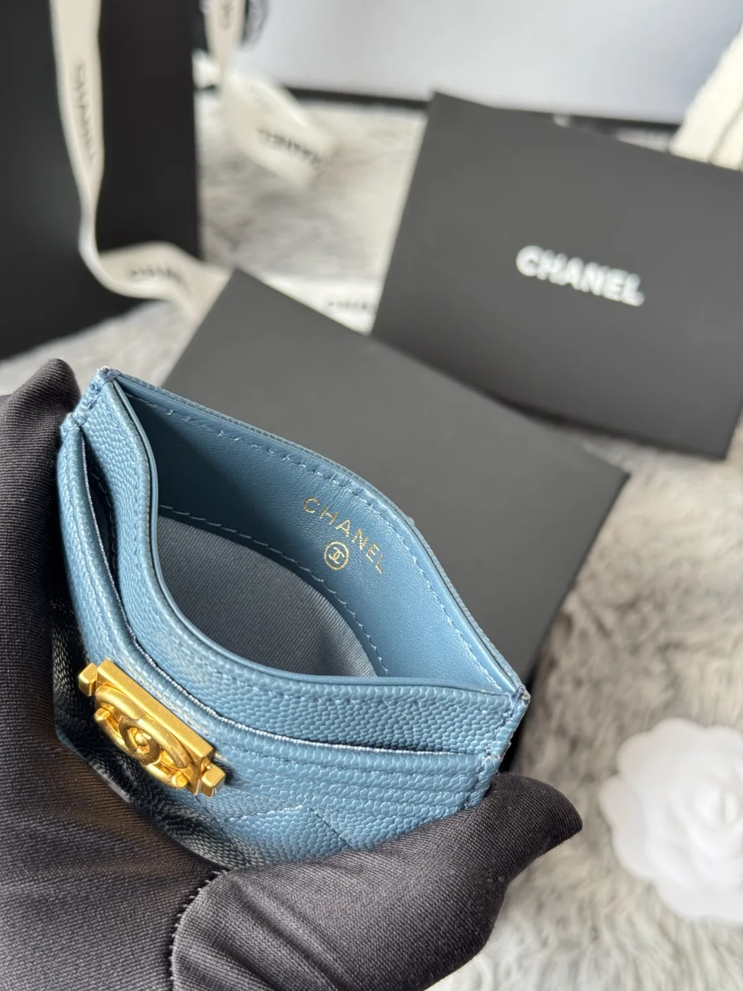 Chanel 84431 New Le Boy Cardholder - Detail view 8