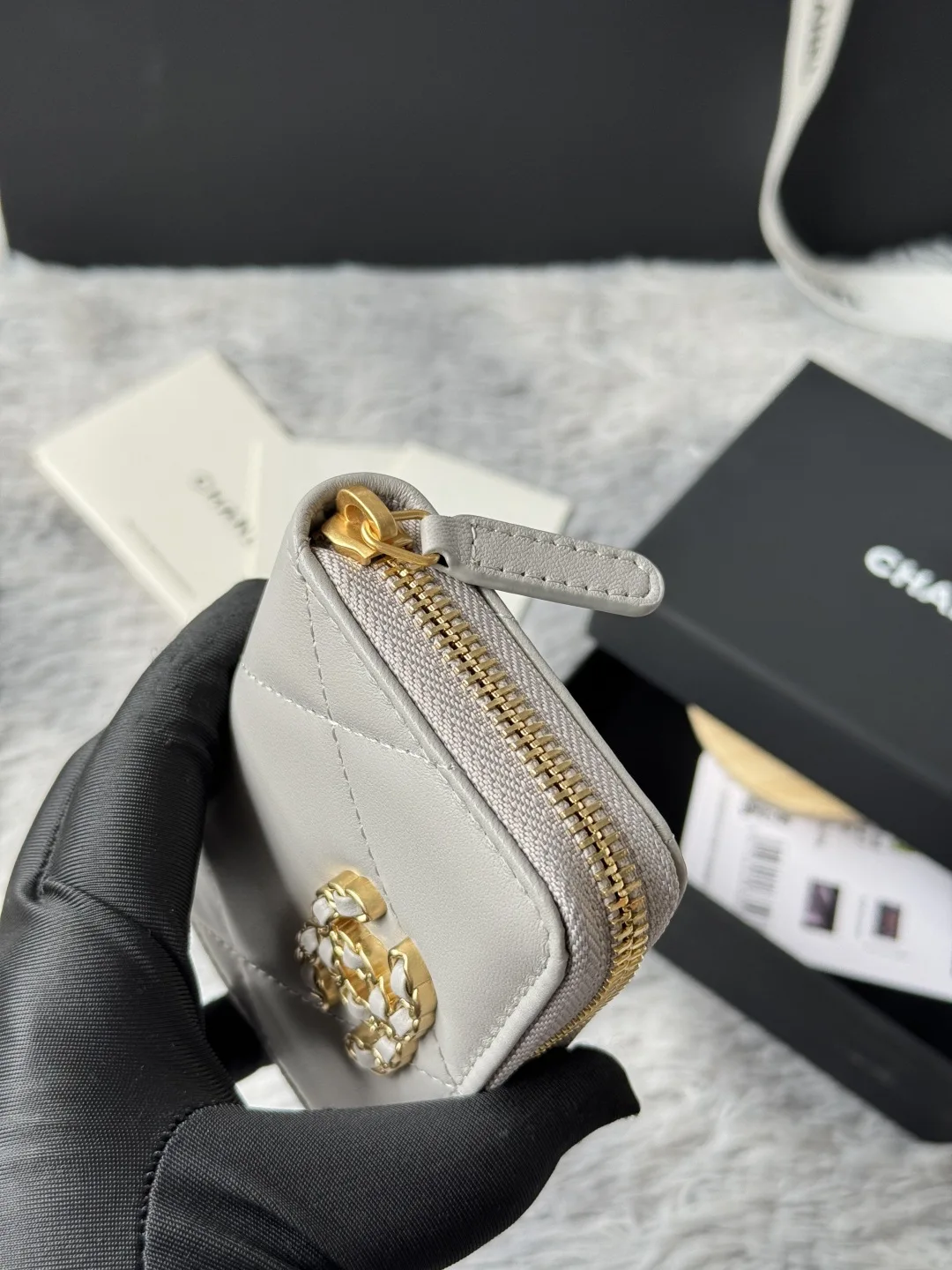 Chanel AP0949 Diamond Quilted Small Zip Coin Purse - Detail view 6