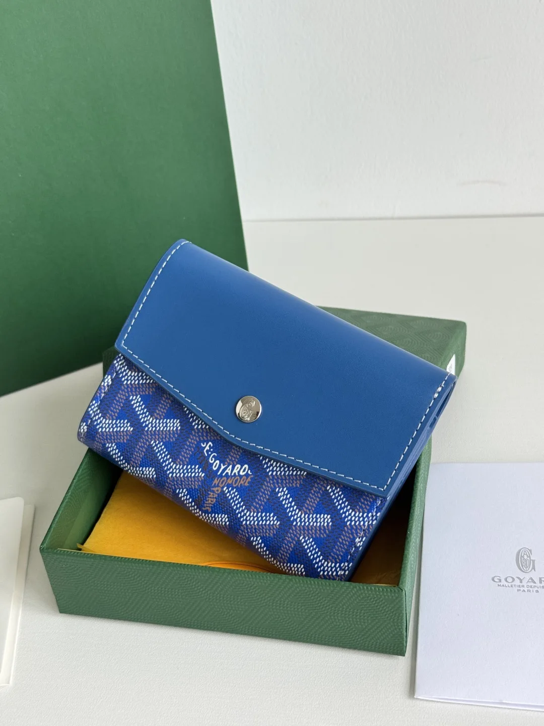 Goyard 3319 Saint-Gabriel Envelope Trifold Wallet - Detail view 2