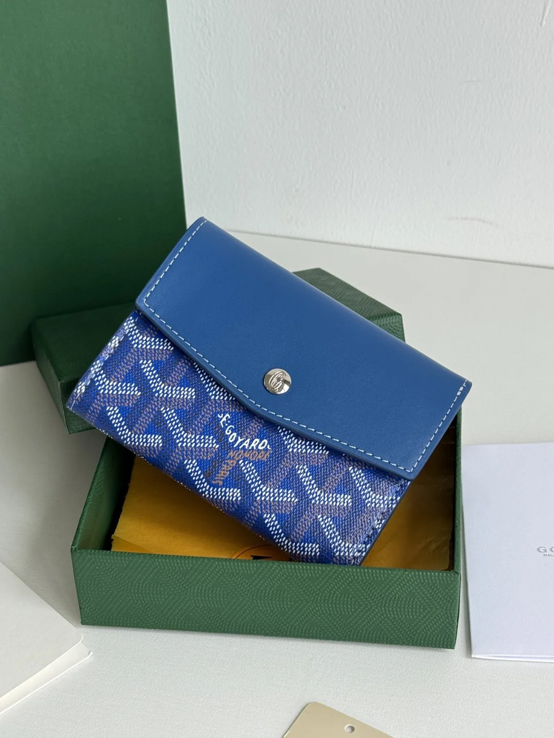 Goyard 3319 Saint-Gabriel Envelope Trifold Wallet - Detail view 4