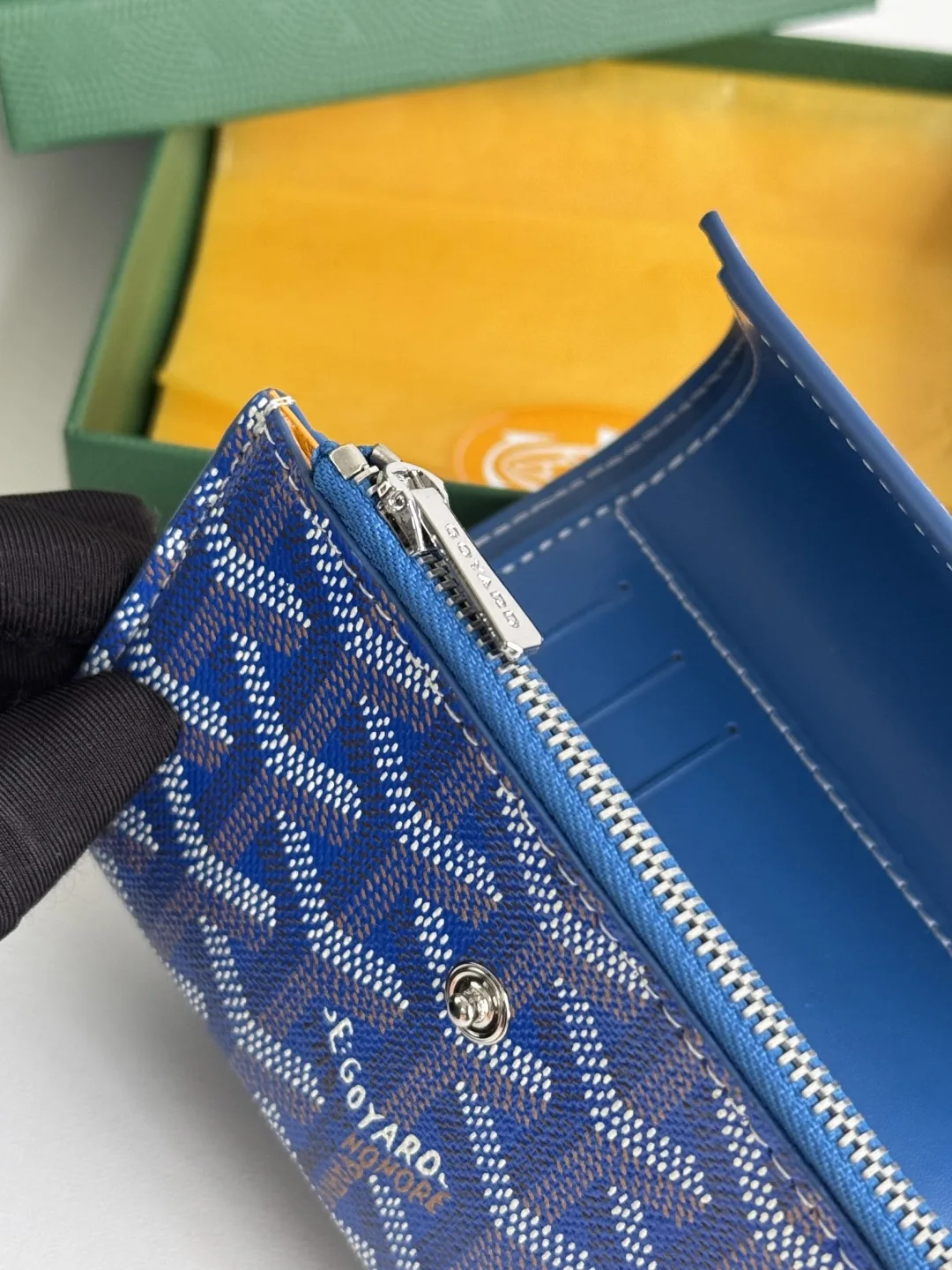 Goyard 3319 Saint-Gabriel Envelope Trifold Wallet - Detail view 10