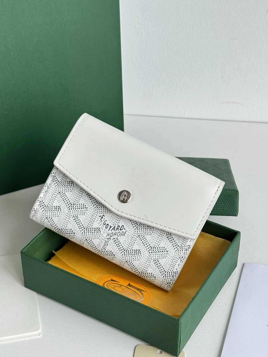 Goyard 3319 Saint-Gabriel Envelope Trifold Wallet - Detail view 2
