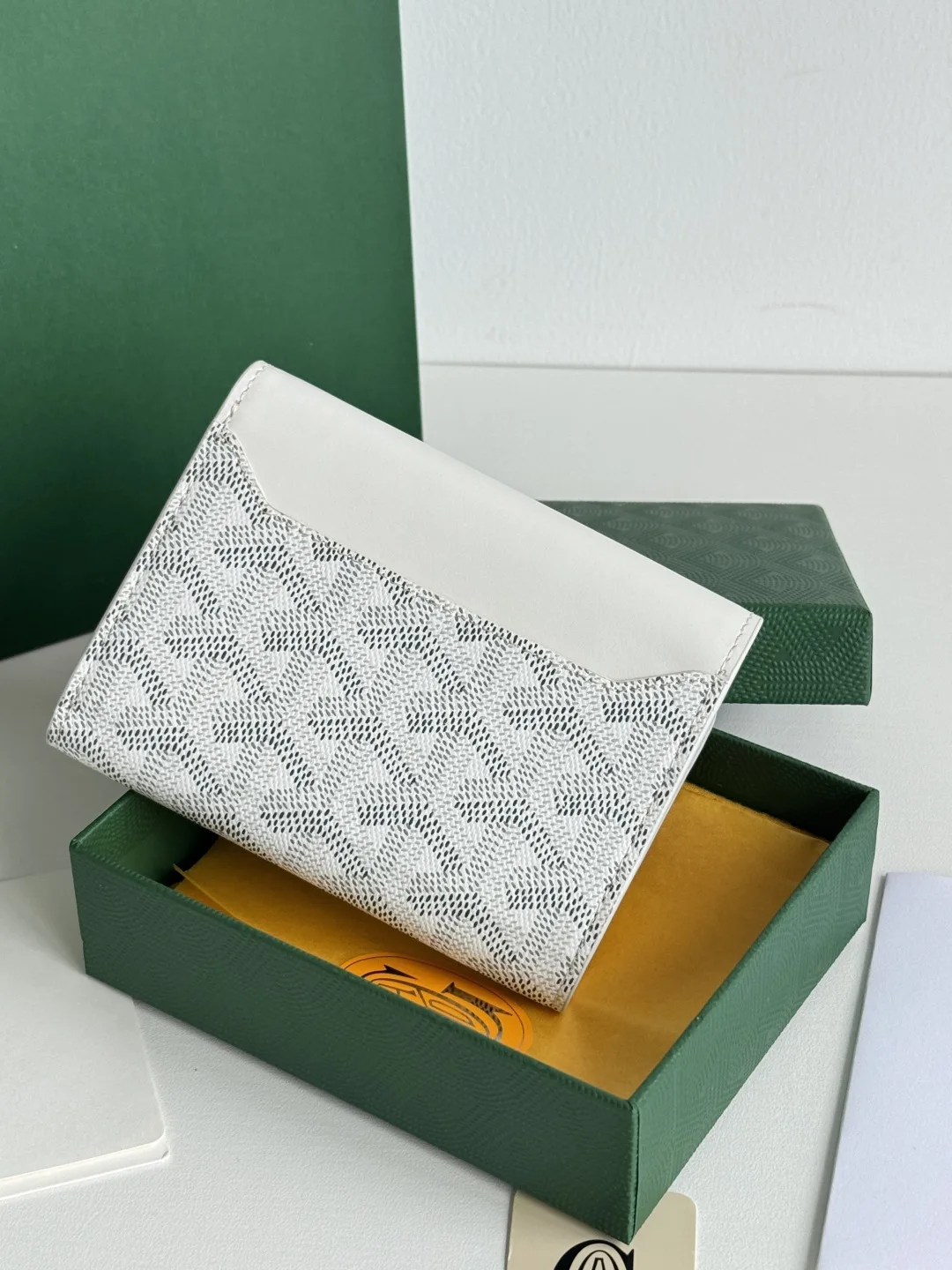 Goyard 3319 Saint-Gabriel Envelope Trifold Wallet - Detail view 3