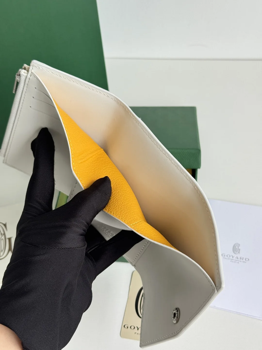 Goyard 3319 Saint-Gabriel Envelope Trifold Wallet - Detail view 11